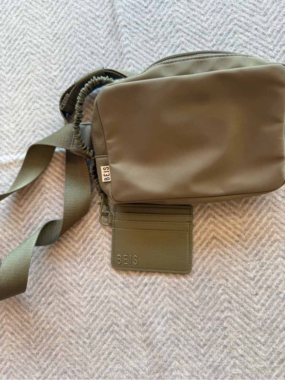 Beis Belt Bag with Cardholder in Olive